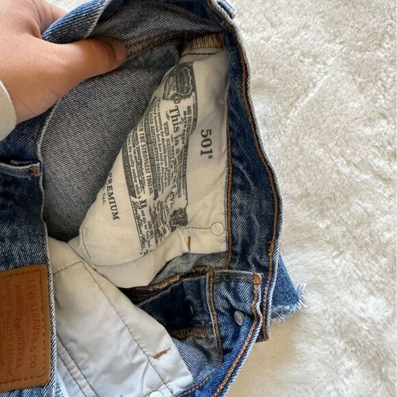 Levi’s 501 Shorts Distressed Size 29 - Picture 9 of 12